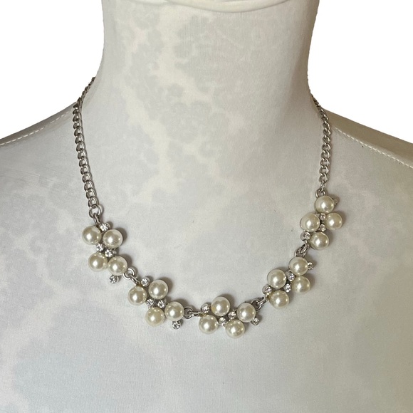 Jewelry - Elegant Faux Pearl Cluster Statement Necklace with Rhinestones